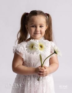 enfant blanc fleur