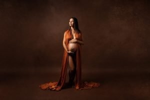 femme enceinte orange